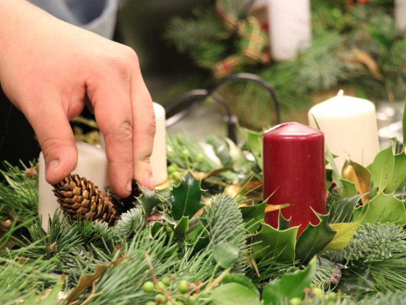 Adventi koszorú a PRaktika műhelyében