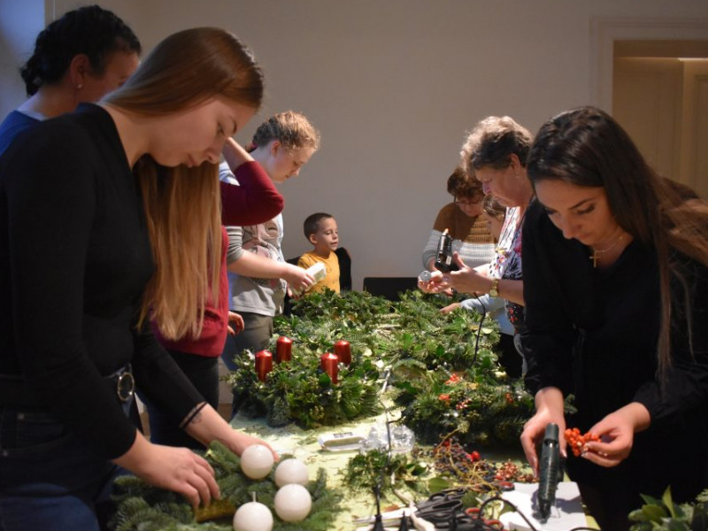 Mit jelképez az adventi koszorú? 