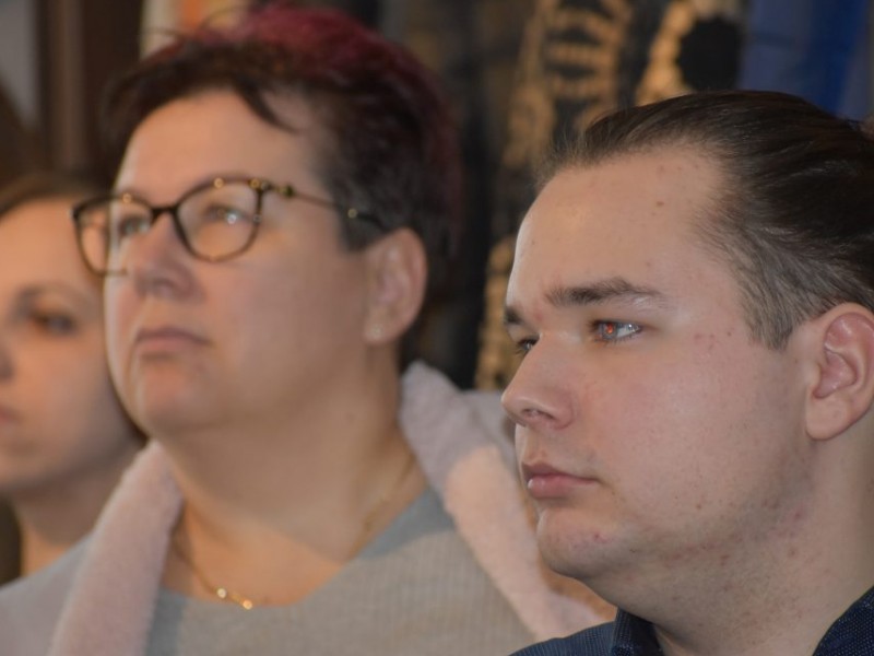 Szívemhez szorítom